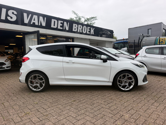 Foto 5 van Ford FIESTA 1.5 EcoBoost ST-3|Camera|LED|B&O|Navi|Carplay AndroidAuto|Sportstoelen|18"lichtmetaal