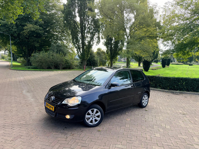 Foto 3 van Volkswagen Polo 1.2 United | Luxe| Nw. APK | 1e Eigenaar | Lage KM!