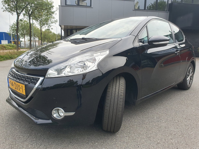 Foto 3 van Peugeot 208 1.2 VTi Envy