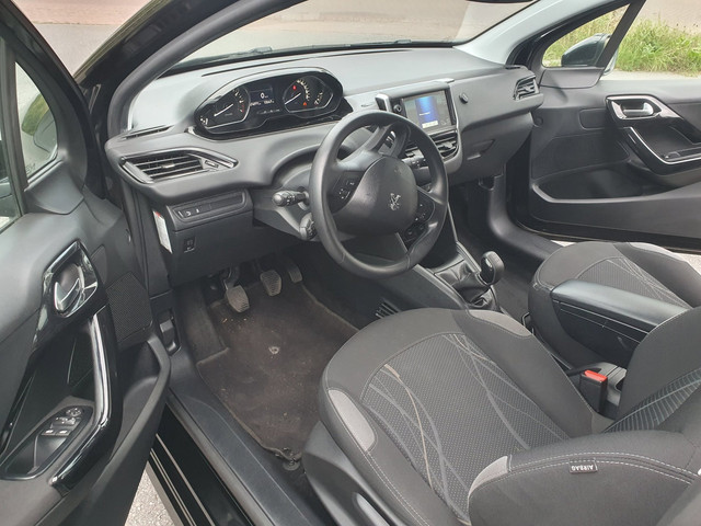 Foto 9 van Peugeot 208 1.2 VTi Envy