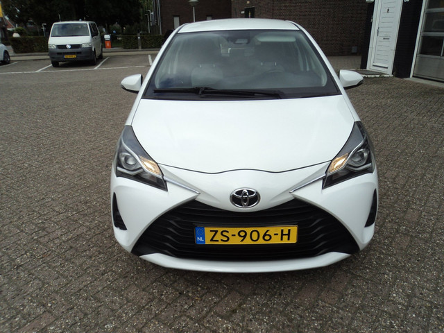Foto 10 van Toyota Yaris 1.5 VVT-i Active Cruise Control Camera