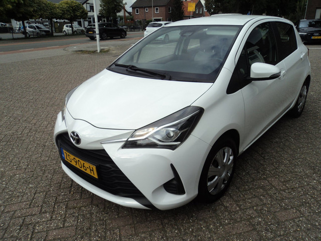 Foto 9 van Toyota Yaris 1.5 VVT-i Active Cruise Control Camera