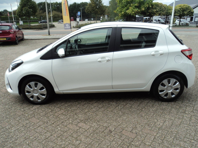 Foto 8 van Toyota Yaris 1.5 VVT-i Active Cruise Control Camera