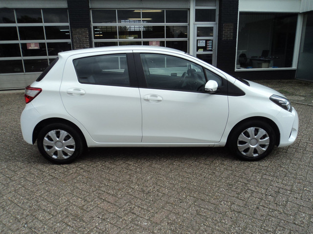 Foto 4 van Toyota Yaris 1.5 VVT-i Active Cruise Control Camera
