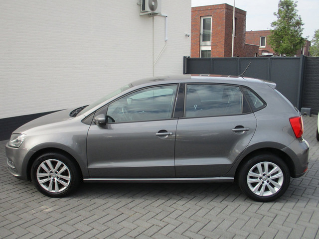 Foto 4 van Volkswagen Polo 1.0 Trendline Airco Facelift 135dkm !!
