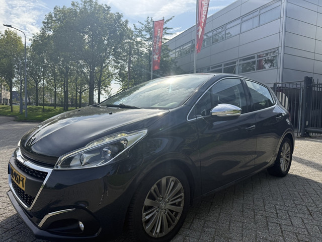 Foto 10 van Peugeot 208 1.6 B.HDi Navi Clima BT Parksnsor Led Fase2