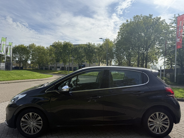 Foto 9 van Peugeot 208 1.6 B.HDi Navi Clima BT Parksnsor Led Fase2