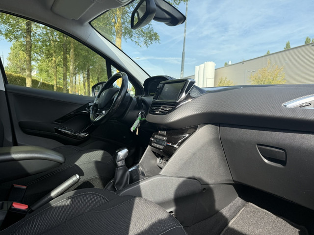 Foto 6 van Peugeot 208 1.6 B.HDi Navi Clima BT Parksnsor Led Fase2