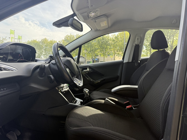 Foto 5 van Peugeot 208 1.6 B.HDi Navi Clima BT Parksnsor Led Fase2