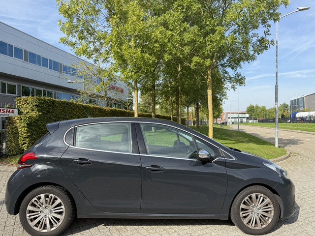Foto 3 van Peugeot 208 1.6 B.HDi Navi Clima BT Parksnsor Led Fase2