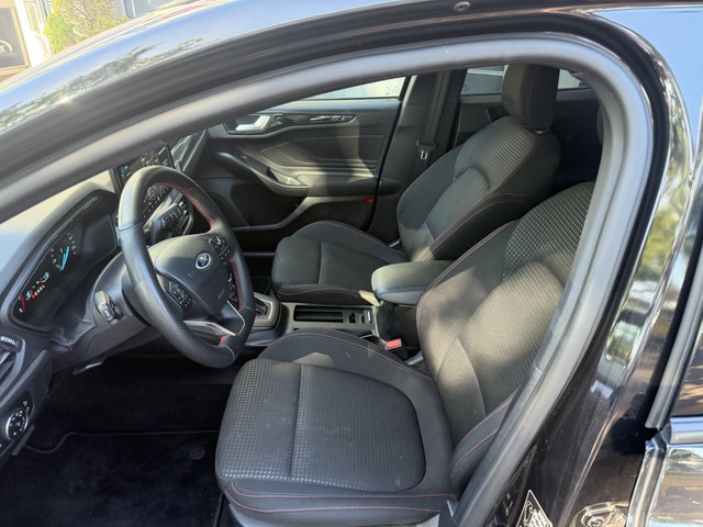Foto 5 van Ford FOCUS Wagon 1.0 EcoBoost Hybrid ST Line Automaat Stoel & Stuurverwarming | Achteruitrijcamera |