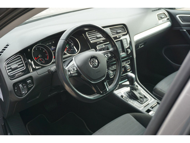 Foto 3 van Volkswagen Golf 1.2 TSI Business Edition R Connected DSG| Cruise| Cup editie