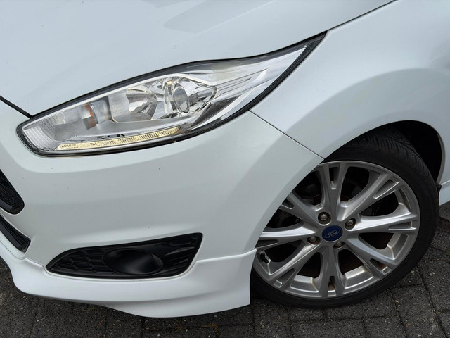 Foto 4 van Ford Fiesta 1.0 EcoBoost ST-line Sport| Riem VV | Navi | Cruise | PDC | 17” | Org NL | NAP