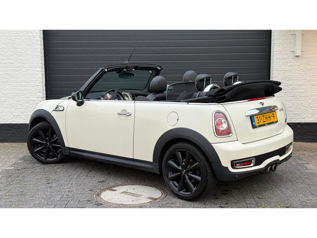 Foto 10 van Mini Cabrio 1.6 Cooper S Chili 184pk | Leder | Xenon | Navi | Stoelverwarming | PDC