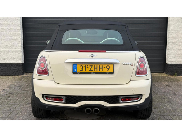 Foto 2 van Mini Cabrio 1.6 Cooper S Chili 184pk | Leder | Xenon | Navi | Stoelverwarming | PDC