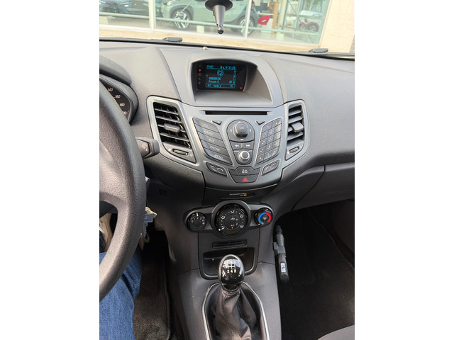 Foto 8 van Ford Fiesta 1.5 TDCi AIRCO/RIJDT GOED/5DEURS/APK 8-2027!!