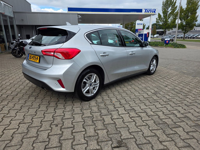 Foto 7 van Ford Focus 1.0 EcoBoost Trend Edition Business FULL OPTIONS