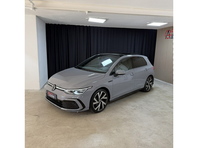 Foto 10 van Volkswagen Golf 1.5 TSI R-Line. HUD. H&K PANO.AUTO