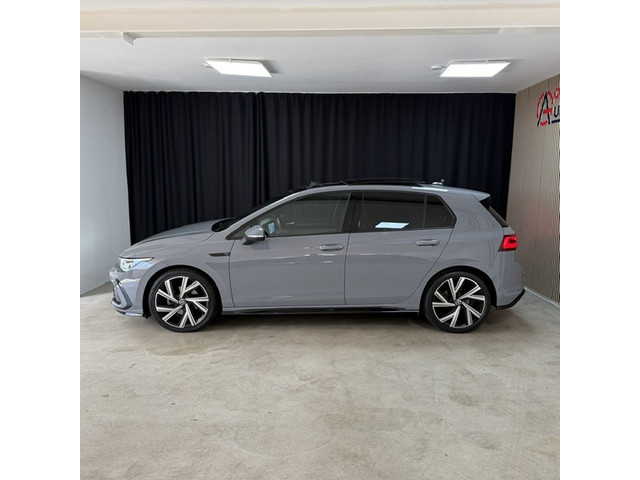 Foto 4 van Volkswagen Golf 1.5 TSI R-Line. HUD. H&K PANO.AUTO