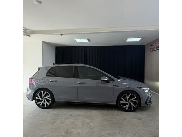 Foto 2 van Volkswagen Golf 1.5 TSI R-Line. HUD. H&K PANO.AUTO