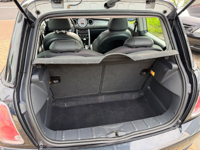 Foto 10 van Mini Cooper Pepper 1.6/Airco/Panorama Dak/Leer/Nieuw Apk