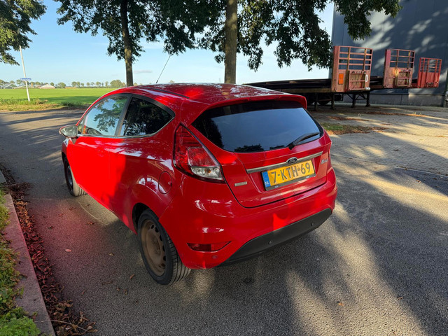 Foto 10 van Ford Fiesta 1.6 TDCi Titanium apk 11-7-2027