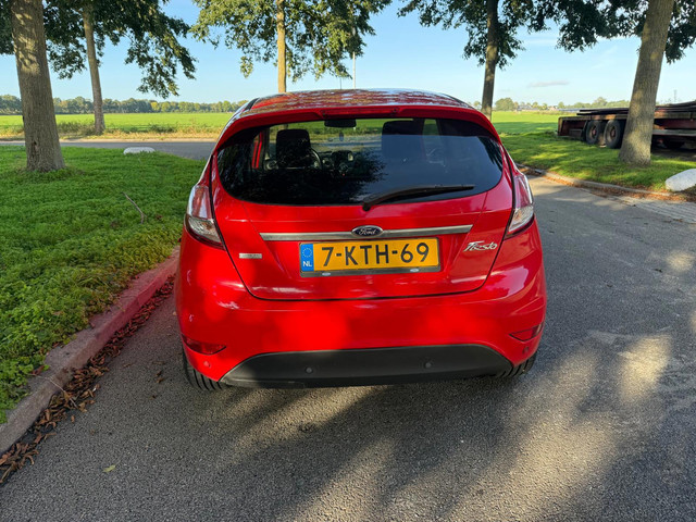 Foto 9 van Ford Fiesta 1.6 TDCi Titanium apk 11-7-2027
