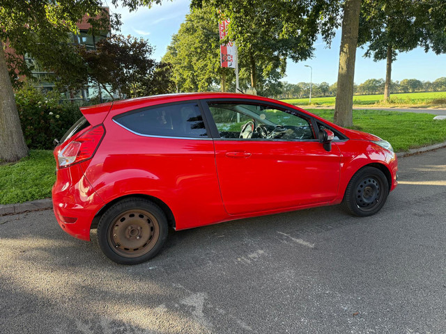 Foto 8 van Ford Fiesta 1.6 TDCi Titanium apk 11-7-2027