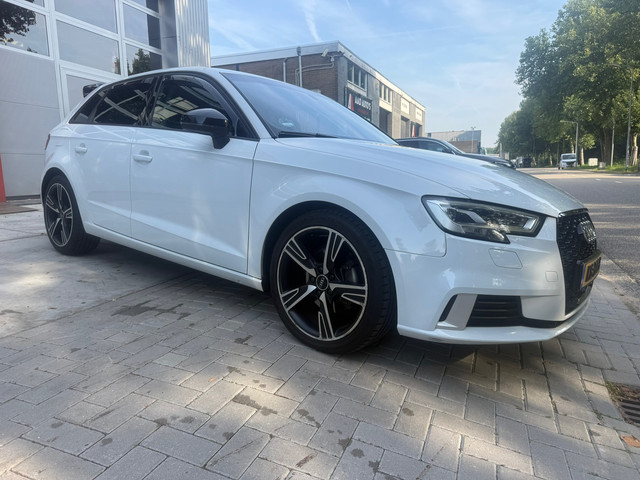 Foto 3 van Audi A3 Sportback 1.0 TFSI Sport Lease Edition Virtuele scherm Navi Keyless Entry