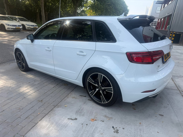 Foto 4 van Audi A3 Sportback 1.0 TFSI Sport Lease Edition Virtuele scherm Navi Keyless Entry