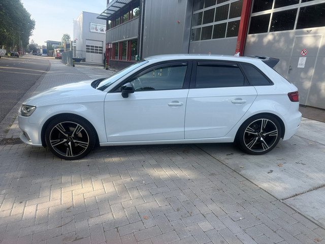 Foto 6 van Audi A3 Sportback 1.0 TFSI Sport Lease Edition Virtuele scherm Navi Keyless Entry