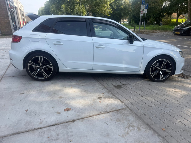 Foto 7 van Audi A3 Sportback 1.0 TFSI Sport Lease Edition Virtuele scherm Navi Keyless Entry