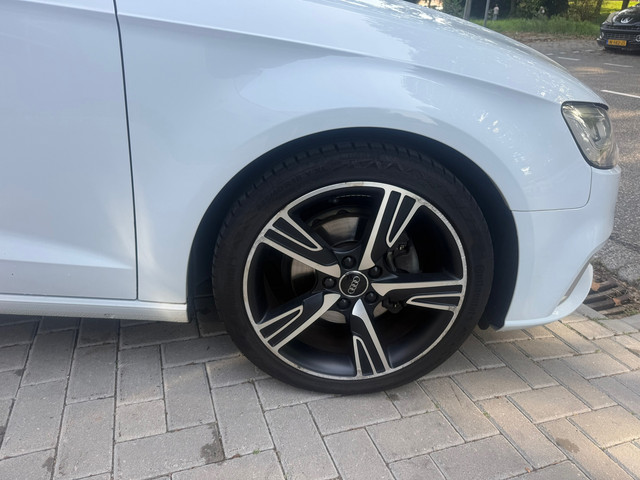 Foto 2 van Audi A3 Sportback 1.0 TFSI Sport Lease Edition Virtuele scherm Navi Keyless Entry