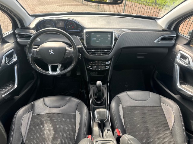 Foto 10 van PEUGEOT 2008 *Pano*Car Play*Trekhaak*Allure