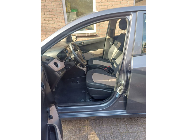 Foto 4 van Hyundai I10 1.0i i-Motion