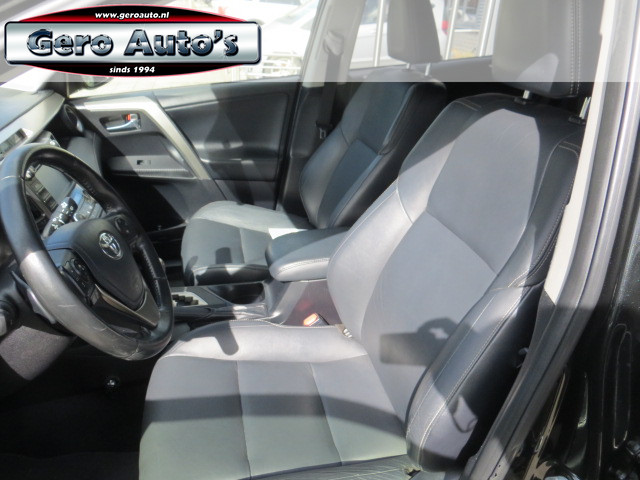Foto 5 van Toyota RAV4 2.0 Executive Business 4WD nl-auto ,vol opties leder trekhaak cuise control