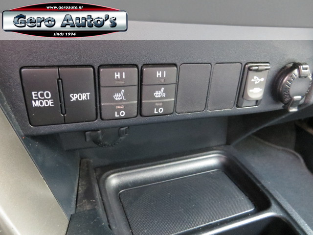 Foto 6 van Toyota RAV4 2.0 Executive Business 4WD nl-auto ,vol opties leder trekhaak cuise control