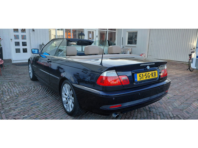 Foto 7 van BMW 3-serie Cabrio 318Ci Special Executive 90 % BMW Dealeronderhouden. Prachtige auto.