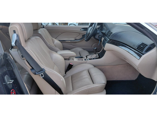 Foto 6 van BMW 3-serie Cabrio 318Ci Special Executive 90 % BMW Dealeronderhouden. Prachtige auto.