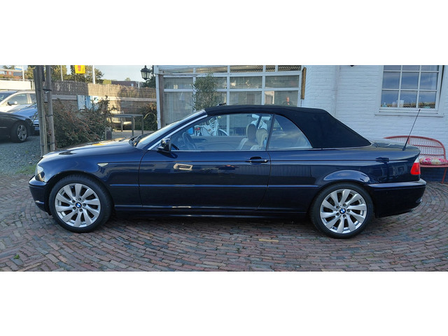 Foto 4 van BMW 3-serie Cabrio 318Ci Special Executive 90 % BMW Dealeronderhouden. Prachtige auto.