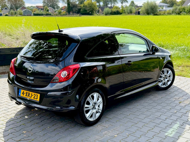 Foto 5 van Opel Corsa 1.2-16V BlitZ Stoel-&Stuurverwarming Dealer onderhouden