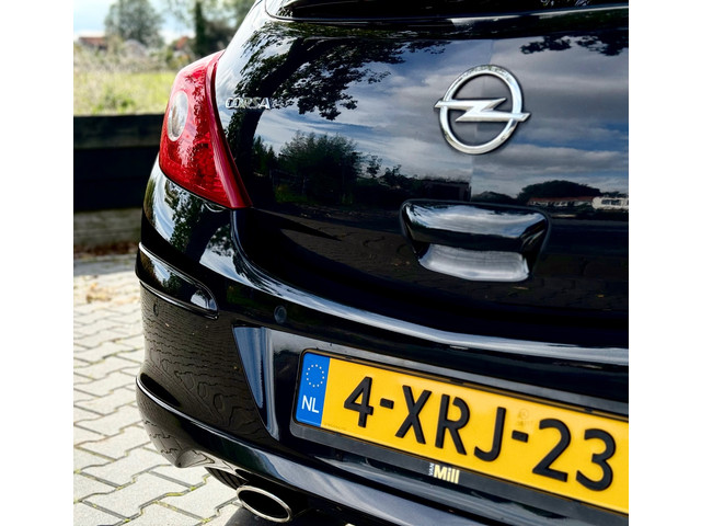 Foto 9 van Opel Corsa 1.2-16V BlitZ Stoel-&Stuurverwarming Dealer onderhouden