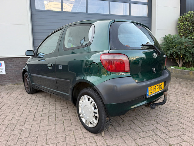 Foto 10 van Toyota Yaris 1.0-16V VVT-i Terra/Radio/Trekhaak