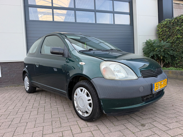 Foto 8 van Toyota Yaris 1.0-16V VVT-i Terra/Radio/Trekhaak