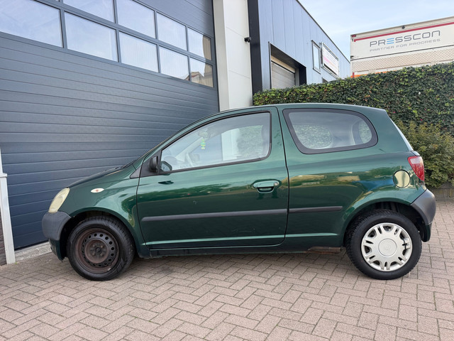 Foto 4 van Toyota Yaris 1.0-16V VVT-i Terra/Radio/Trekhaak