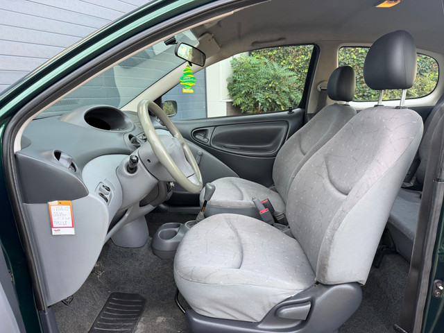 Foto 2 van Toyota Yaris 1.0-16V VVT-i Terra/Radio/Trekhaak
