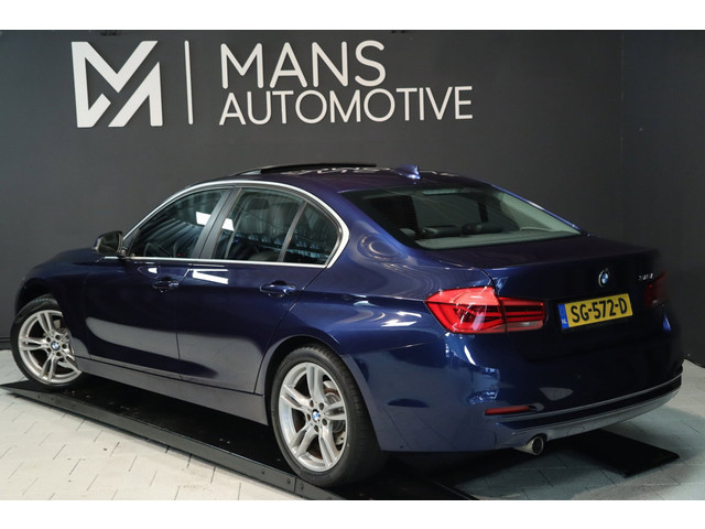 Foto 6 van BMW 3-serie 318i High Executive / SCHUIFDAK / LEDER / CARPLAY / STOELVERW