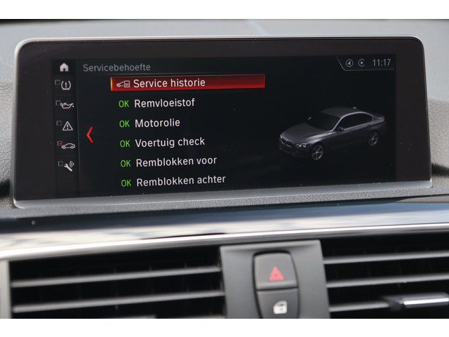 Foto 10 van BMW 3-serie 318i High Executive / SCHUIFDAK / LEDER / CARPLAY / STOELVERW