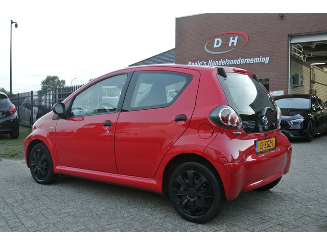 Foto 8 van Toyota Aygo 1.0-12V Now airco inruil mogelijk nap