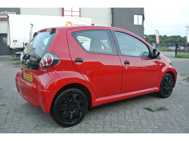Foto 6 van Toyota Aygo 1.0-12V Now airco inruil mogelijk nap